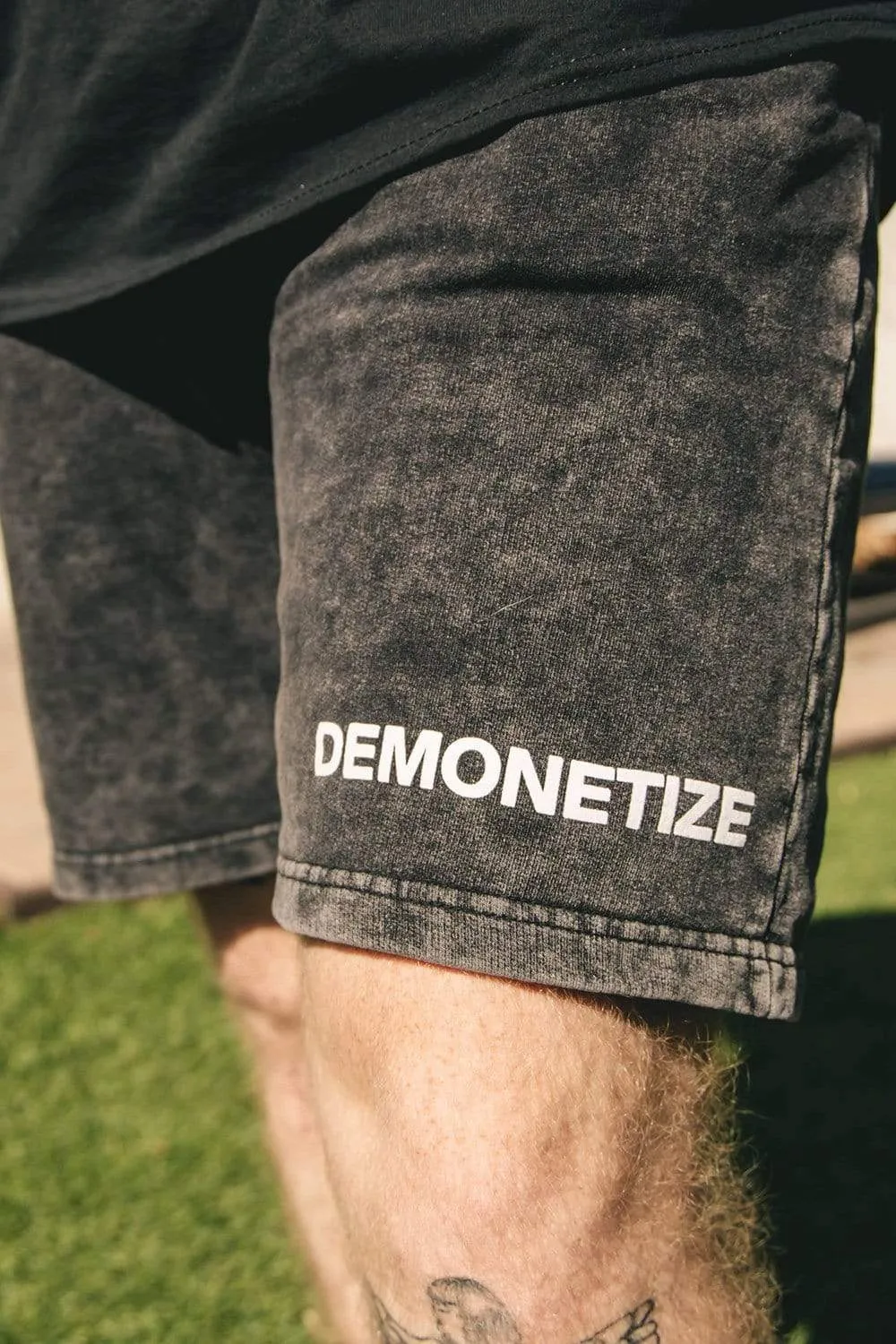 Alex Warren: Demonetize Black Shorts