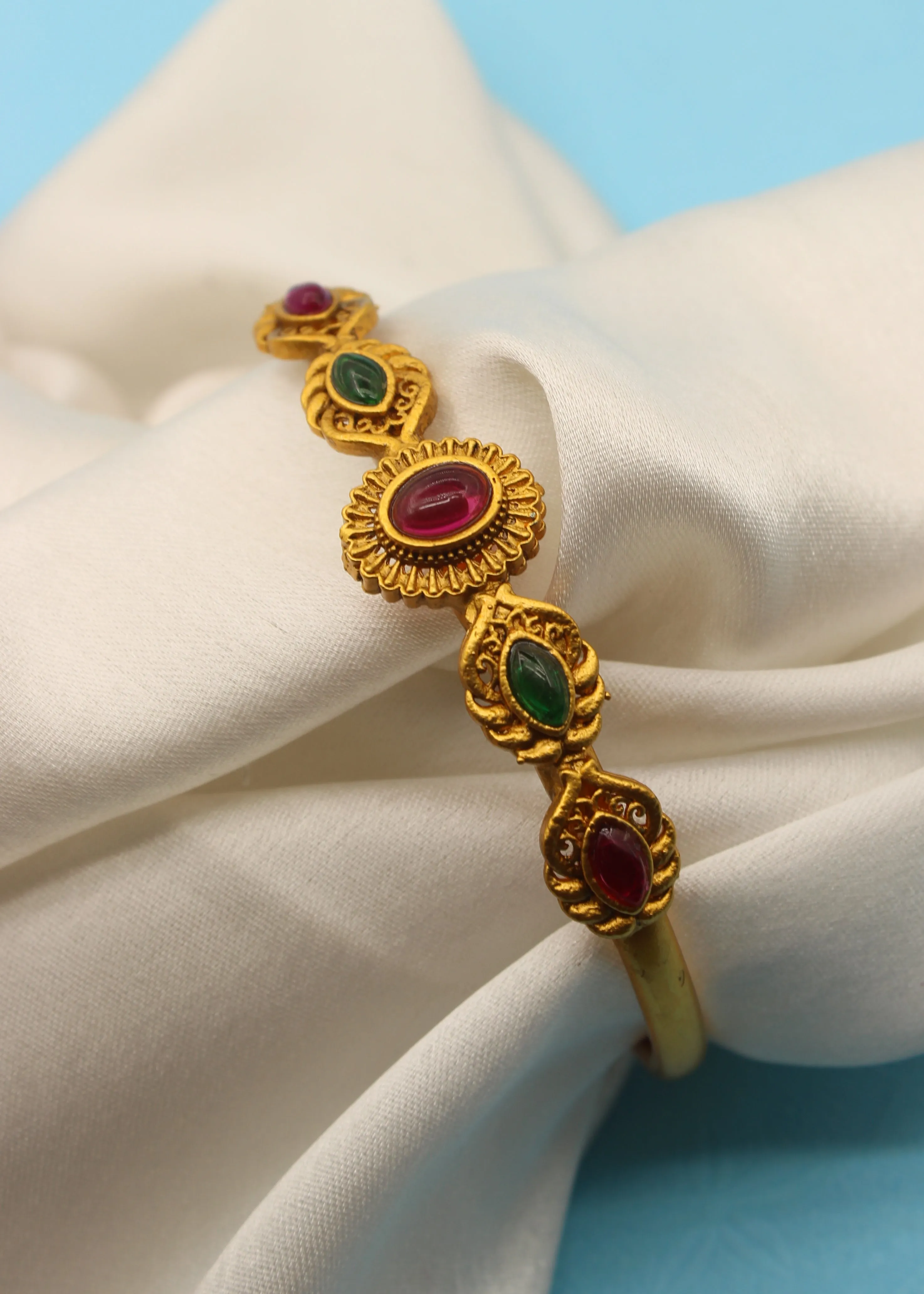 CHARMING DESIGNER KADA