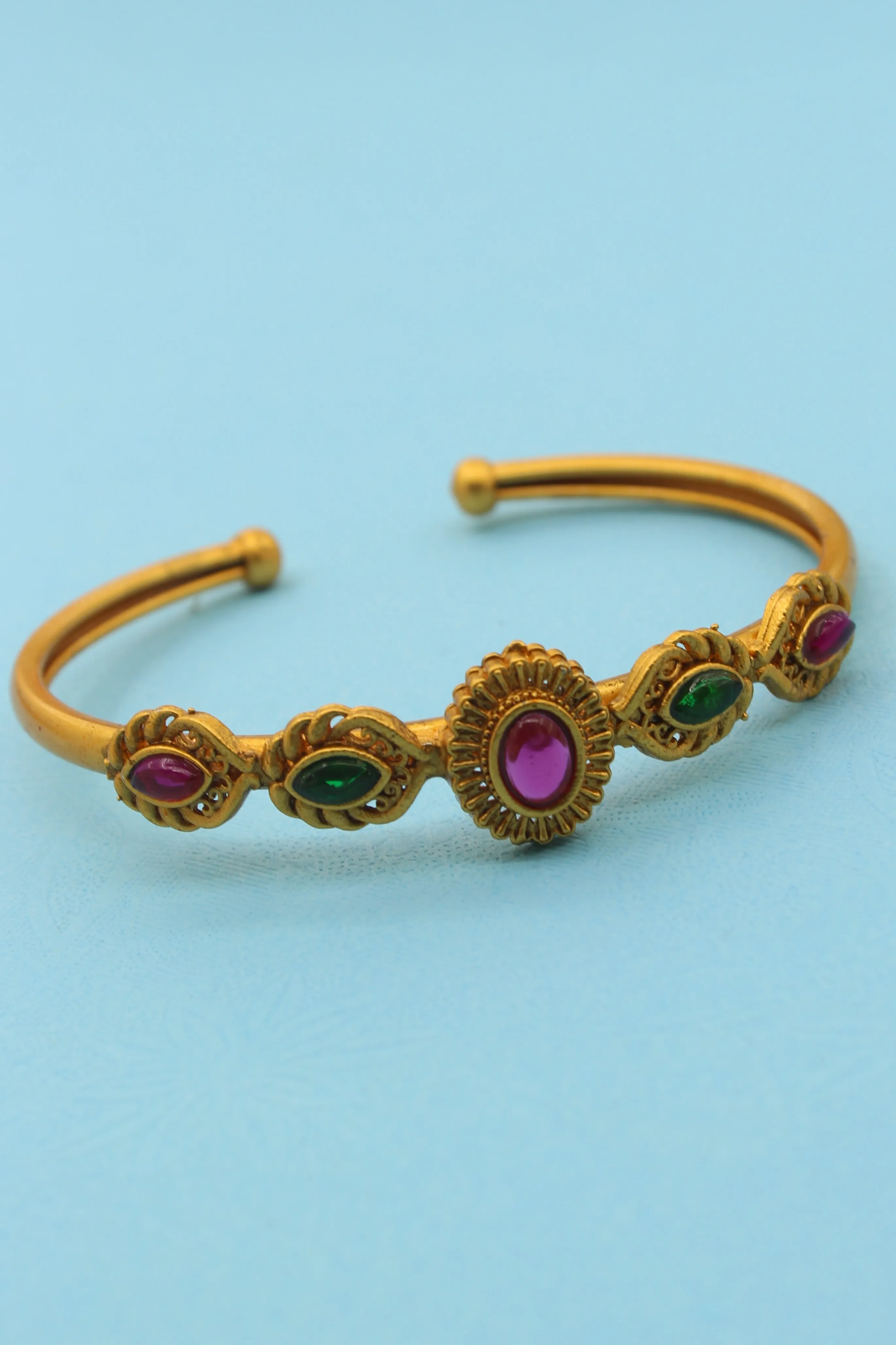 CHARMING DESIGNER KADA