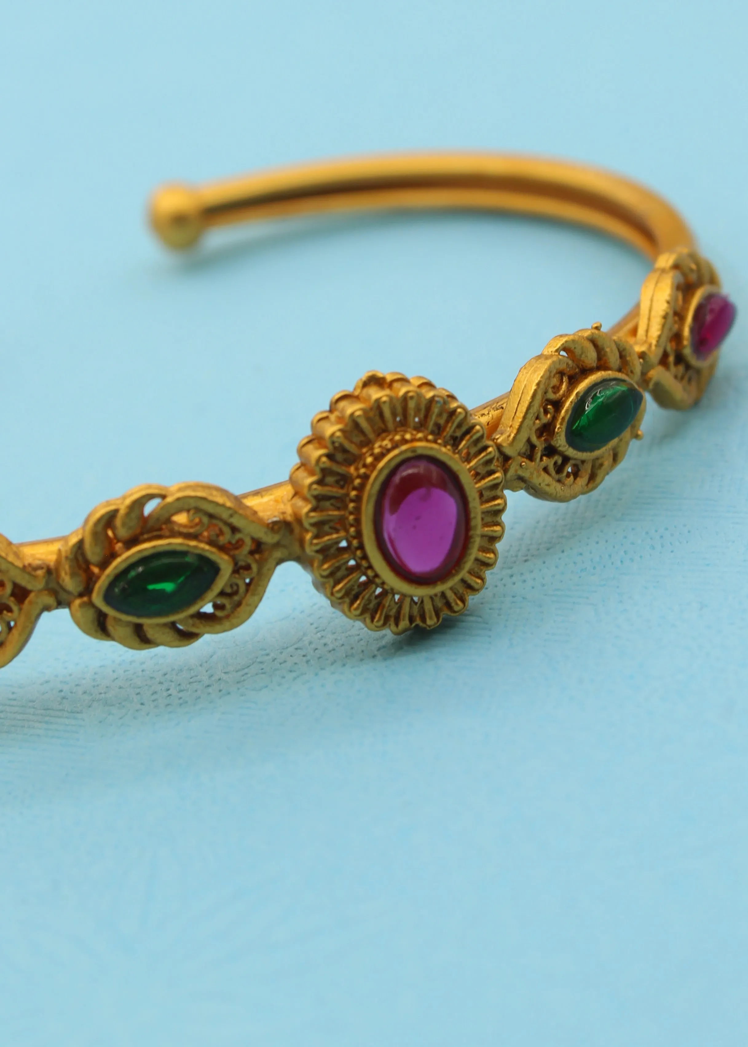 CHARMING DESIGNER KADA